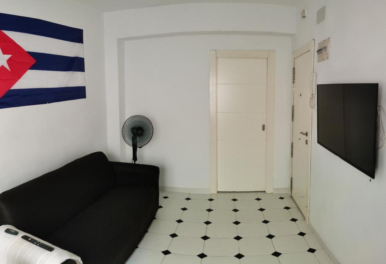 Ferienwohnung El Rinconcito Cubano En El Centro Almería Exterior foto